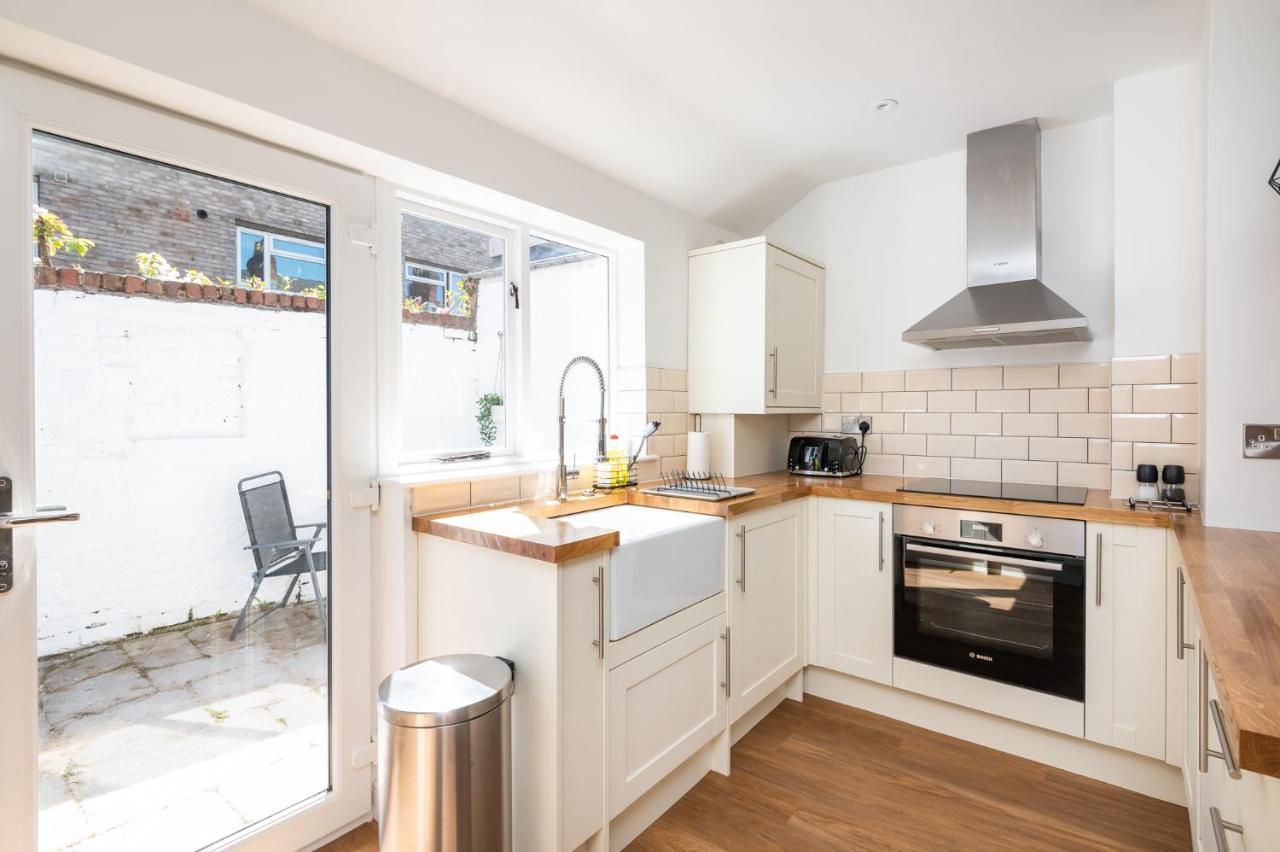 Stylish, Centrally Located Terrace - Pass The Key York Exterior photo